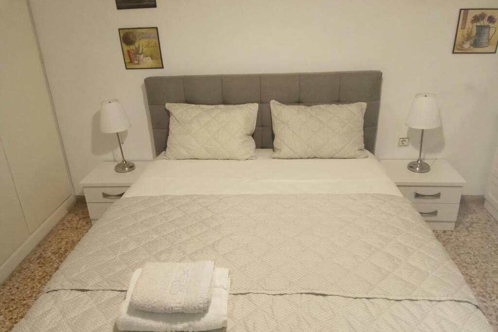 Central Town House 60M2**** Pireus Eksteriør bilde