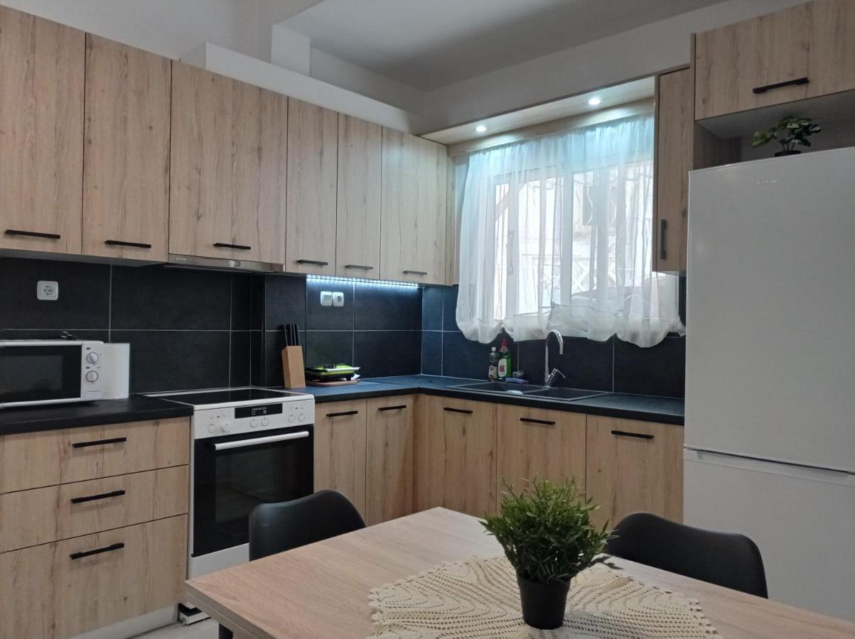 Central Town House 60M2**** Pireus Eksteriør bilde