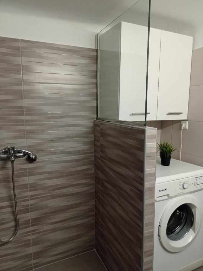 Central Town House 60M2**** Pireus Eksteriør bilde