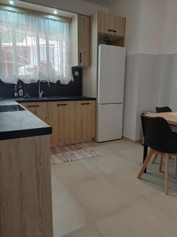 Central Town House 60M2**** Pireus Eksteriør bilde
